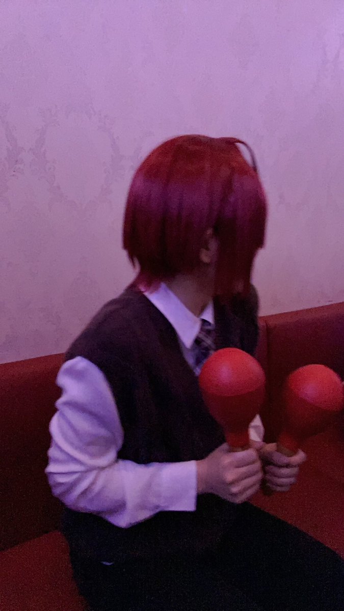 cherryhuzi129's tweet photo. twst ⚠︎捏造 私服🌹

昨日は大好きなハーツ生とカラオケしてきた︎💕︎︎🎤

朝から深夜までカラオケできるところはないのかな……
メガネは♣️に借りました👓 https://t.co/1nEi45YqbH