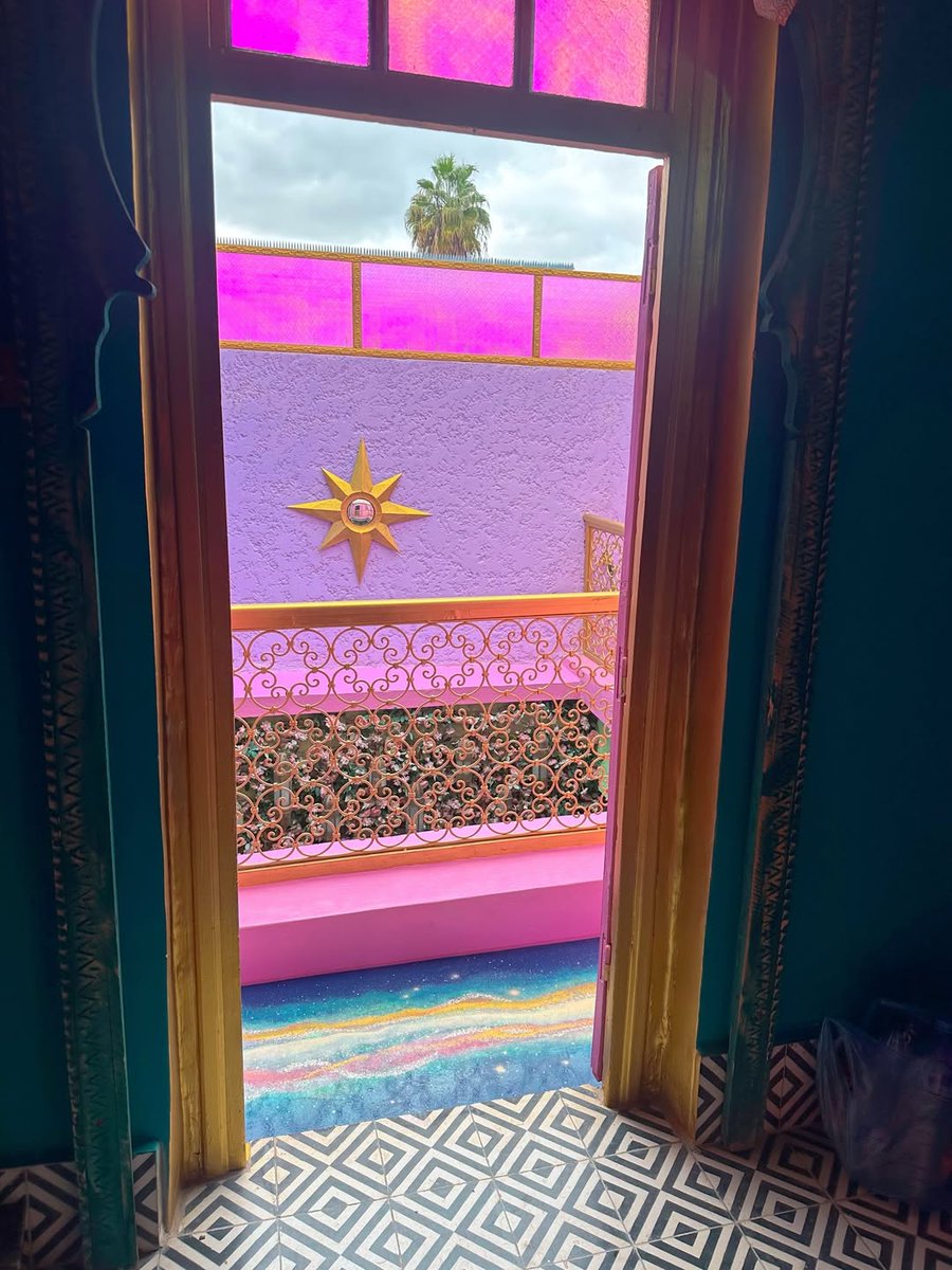 住みたい。部屋をピンクと緑にしたい。