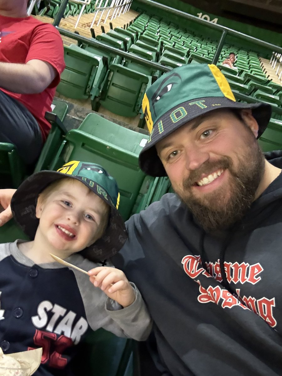 Insane_Training's tweet photo. Bucket hat night at EBA….fun night with my boy despite the loss https://t.co/qCF9RqYP1A
