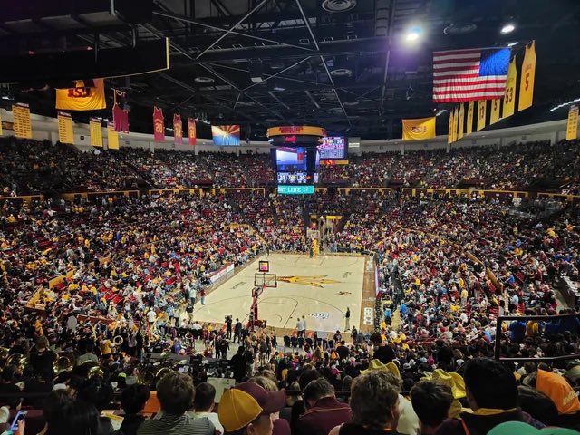 WCCSG_'s tweet photo. West Coast Arena of the day! 

Desert Financial Arena 🏀

Location- Tempe, Arizona
School- Arizona State
Capacity- 14,198
Opened- 1974

What's your all-time favorite game that took place at Desert Financial Arena. 

Rate it on a scale of 1-10 https://t.co/zKAd1QOd6P