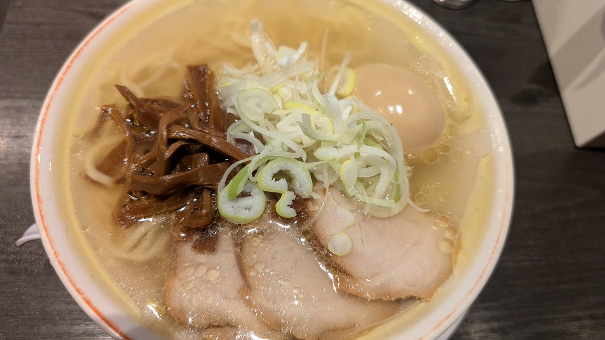 mdthen3's tweet photo. 田中そば店＠蒲田
中華そば、透き通ったキレキッレの出汁とこしのある中太麺ですきに、こじゃんとうまいぜよ。 https://t.co/2xZj9bG7Td