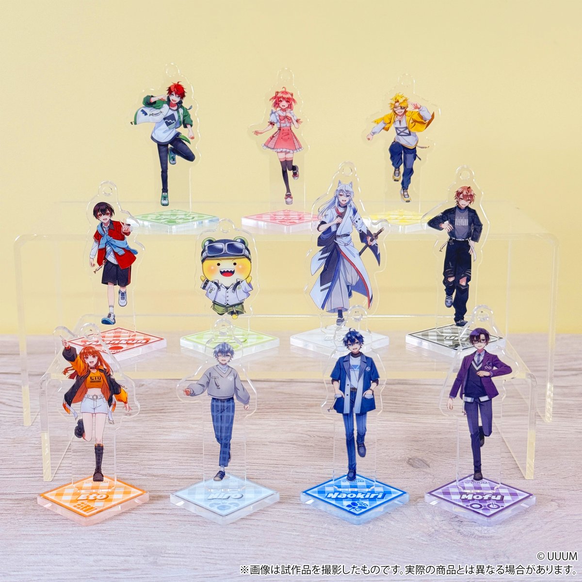 カラフルピーチ 」 『アクリルスタンドキーホルダー』 チェーンを