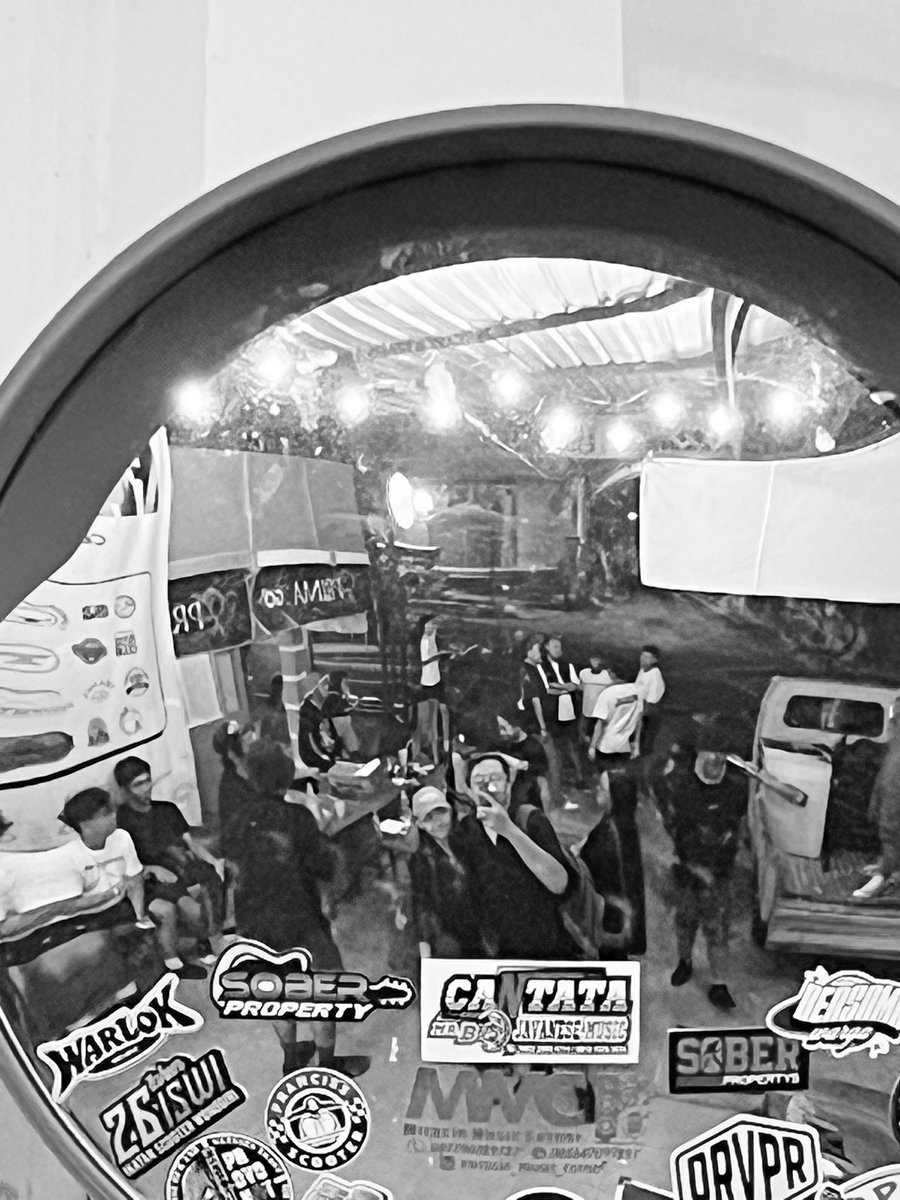 findRenhere_'s tweet photo. “untungnya kubertemu denganmu di sela sempit hidup ini” https://t.co/yQqLYde2GI