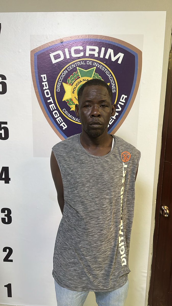 Este haitiano acaba de asesinar a machetazos a un compatriota dominicano en Punta Cana. ¿Luís Abinader y su aliado Leonel Fernández van a dejar que esos salvajes eliminen a los dominicanos en su propia tierra?

Haitiano cae por brutal homicidio a machetazos en Verón–Punta Cana