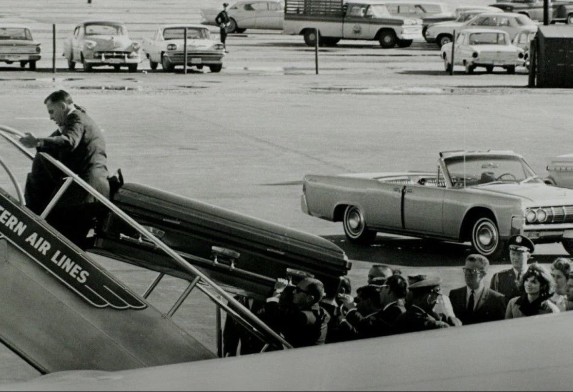 EchoesofWarYT's tweet image. On this day in 1966, the casket used to transport President Kennedy's body from Dallas to Washington onboard Air Force One was parachuted into oblivion off the Maryland/later Delaware coast.

The casket had been filled with sandbags, encased it in a solid pine box, then drilled
