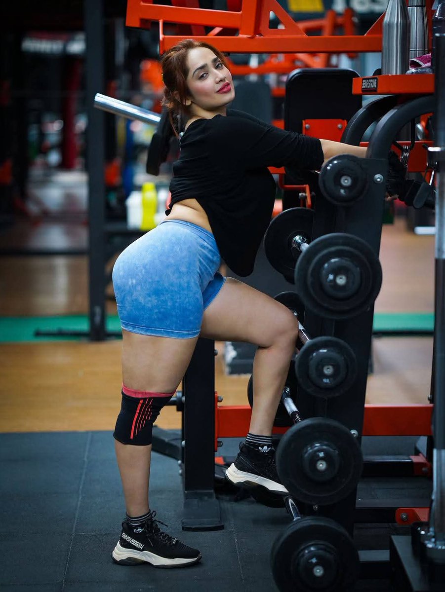 AditiMistryhot's tweet image. Gym, but make it casual 💅 
.
.
.
.
.
.
.
#aditimistry
#gym #fitlife #explore #fyp