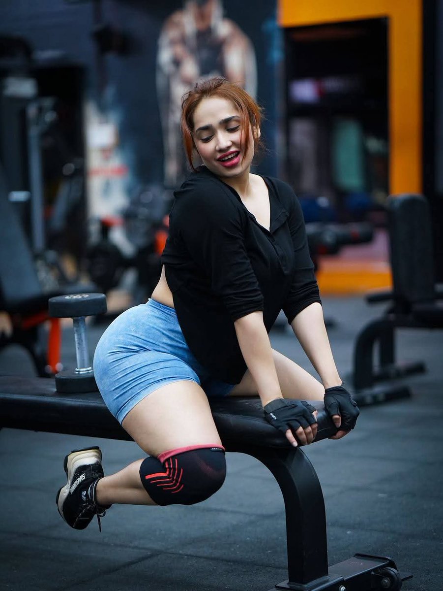 AditiMistryhot's tweet image. Gym, but make it casual 💅 
.
.
.
.
.
.
.
#aditimistry
#gym #fitlife #explore #fyp