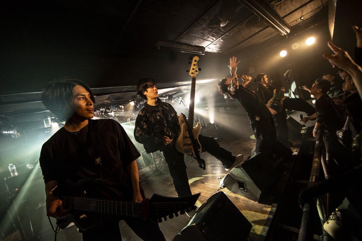 SEVER BLACK PARANOIA tweet media