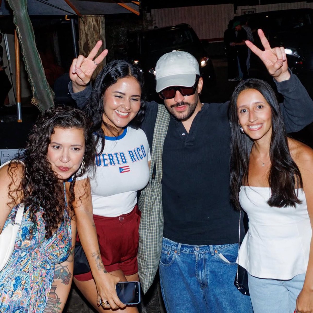 Bad Bunny with fans tonight in São Paulo, Brazil. 🇧🇷