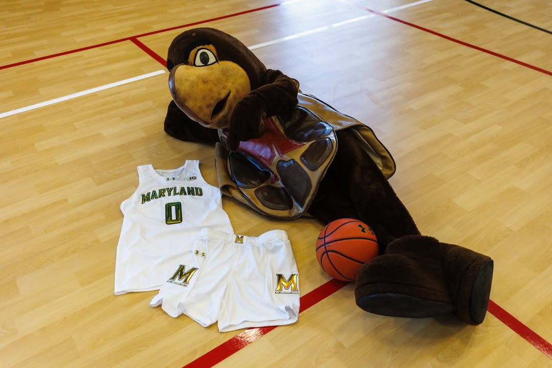 No Context Uniform Reveals tweet media