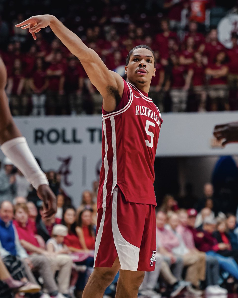 DARIUS ACUFF JUST DROPPED 49 POINTS VS ALABAMA. 

ARKANSAS FRESHMAN RECORD 🔥👀