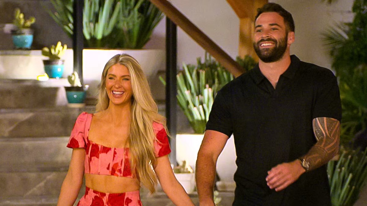 TheBigBroTea's tweet image. Love is Blind is crazy, because this woman has learned in real time she is engaged to an unemployed, homeless hobosexual, and she is still planning to marry him. Like? #LoveIsBlind