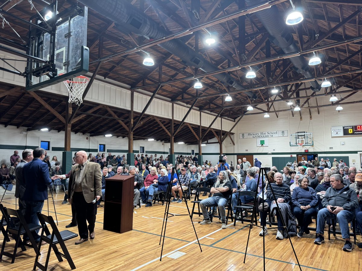 BradforHD21's tweet photo. Packed House tonight for our Town Hall. Thank you for coming! Together we will rein in our out of control growth and preserve Cherokee! https://t.co/LiAVufSuls