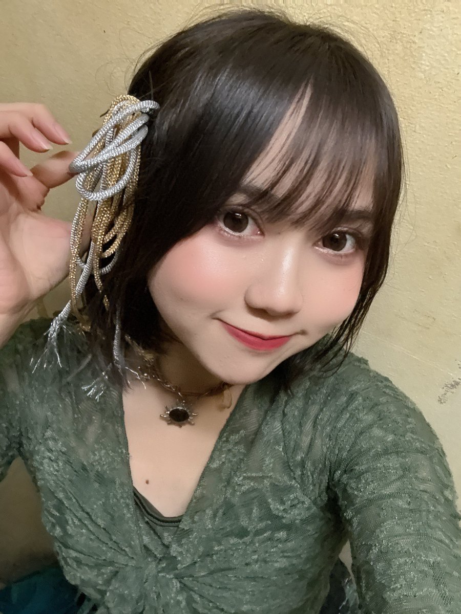 おはよぉ☀️
本日はこちらっ💚
いつもお世話になってるヨドバシカメラ梅田店さんでのフリーライブだよ〜！！🫶
観覧無料で気軽に見れるライブになるからぜひちょっとでも気になる方だったりお時間合う方も会いに来てくれたら嬉しいなぁ♡
 #しゅかしゅん  #大阪春夏秋冬