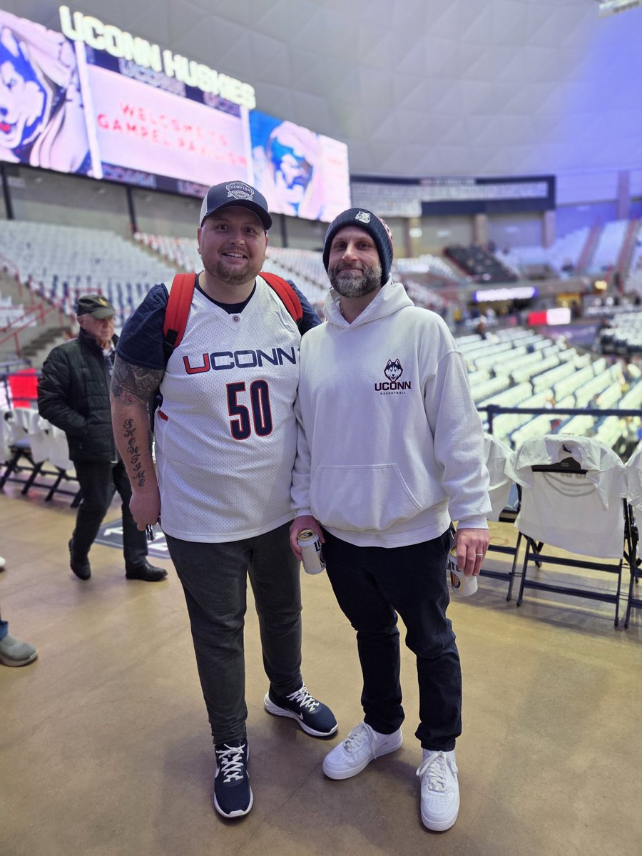 Great finally meeting my guy <a href="/BadChoiceBurner/">Mr. Smith 👑</a>.

Appreciate you brother