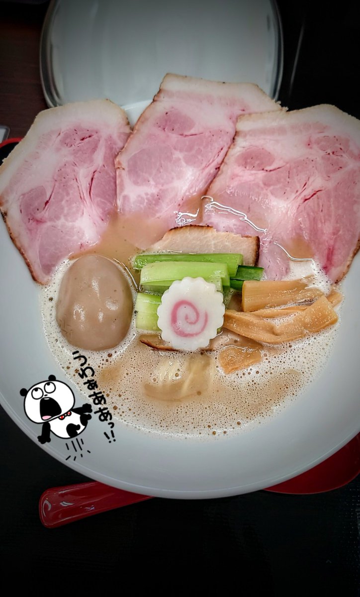 mtgokigen's tweet photo. 皐月亭の限定、金目鯛の塩ラーメン
お高いですが、めちゃくちゃスープが美味い。

麺屋棣鄂の細麺、しなやかな啜り心地でしっかりこコシもあり、本当に大好き。

いやー、限定なのが勿体ない旨さでした。 https://t.co/84EBmxKVx4