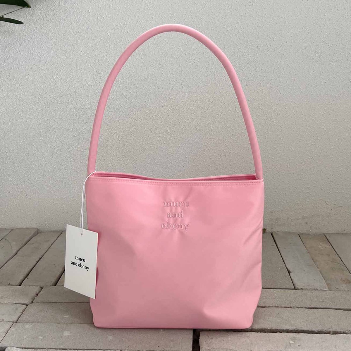 pepopre's tweet photo. MUCU AND EBONY Nearest Bag ลด 15% 4สีนะคะ 
💜1710 บาท มัดจำ 860 บาทคับ https://t.co/ZrTsQKWu6v