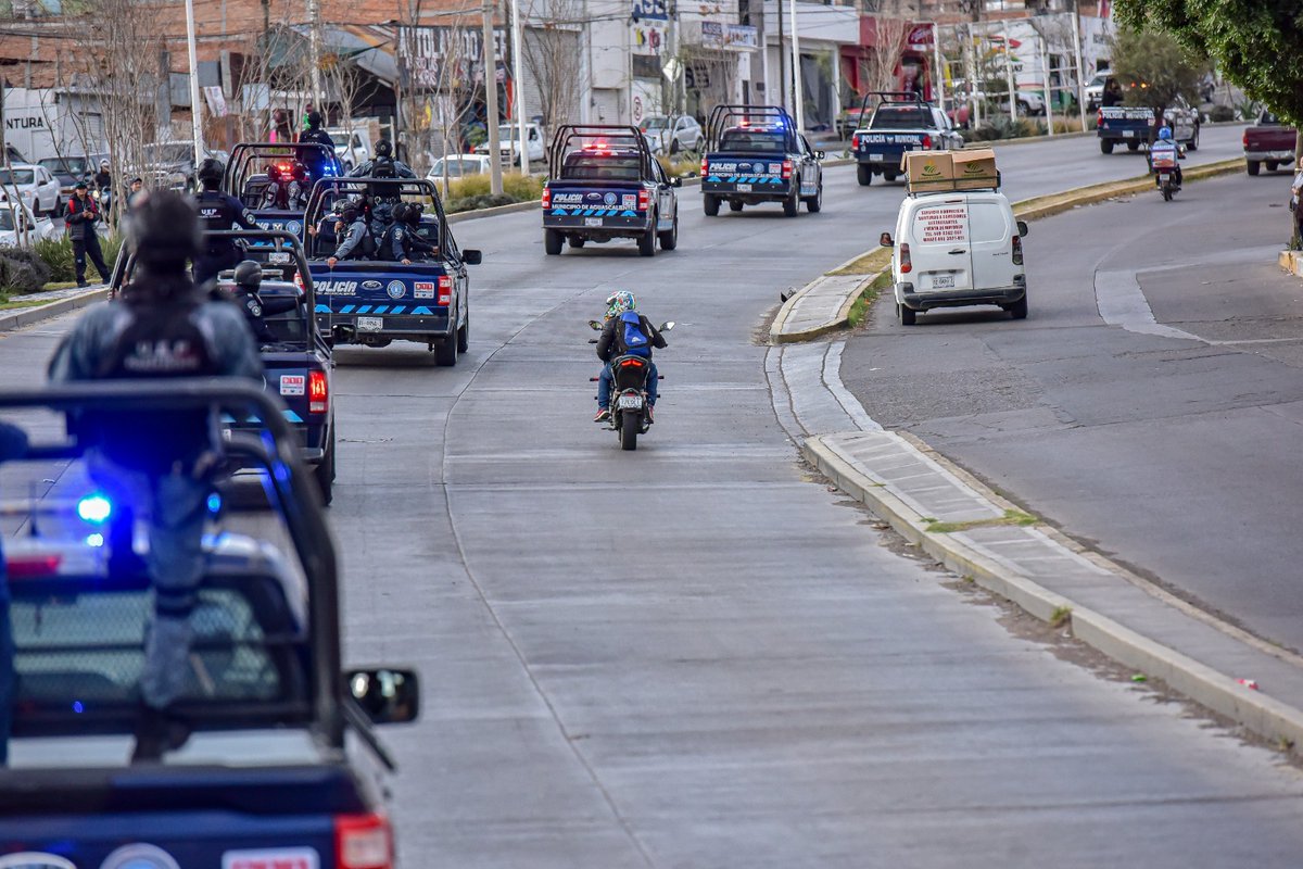 REFUERZAN SEGURIDAD EN VILLA MONTAÑA CON COMISARÍA MÓVIL Y TORRE DE VIGILANCIA

Información extendida aquí: elojodeaguascalientes.com/2026/02/refuer…

#Aguascalientes #Noticias
