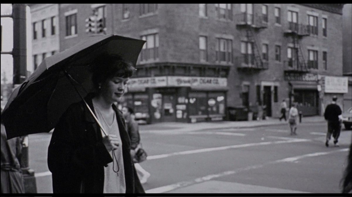Mo_Salman97's tweet photo. Smoke (1995)
Directed by Wayne Wang, Paul Auster. https://t.co/f9mzIDEmof