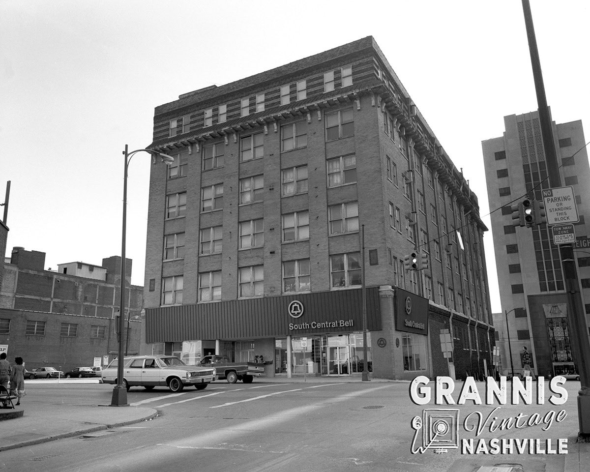 grannisvintage's tweet photo. South Central Bell on 8th Ave North in Nashville, Tennessee 1983

Shop the full collection of images with prints and products. Link in bio 🔗

#nashville #southcentralbell #8thavenue #nashvillehistory #1980s https://t.co/n6kmYJ9hob