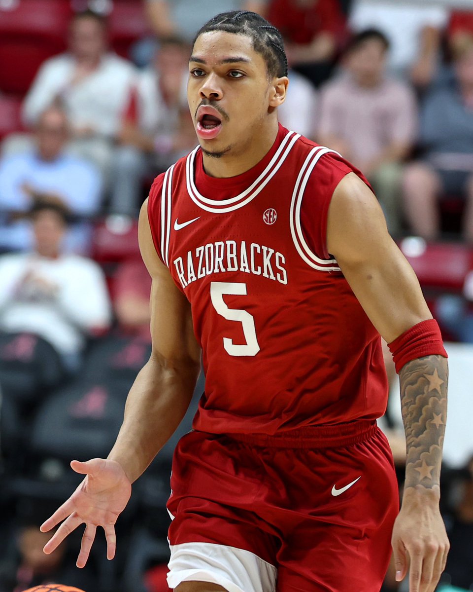 woodwardsports's tweet photo. Former Cass Tech guard Darius Acuff Jr. tonight in 2OT loss to #25 Alabama 🤯

 - 49 PTS!!!
- 16/27 FG
- 5 AST https://t.co/tUAUFUBQTp