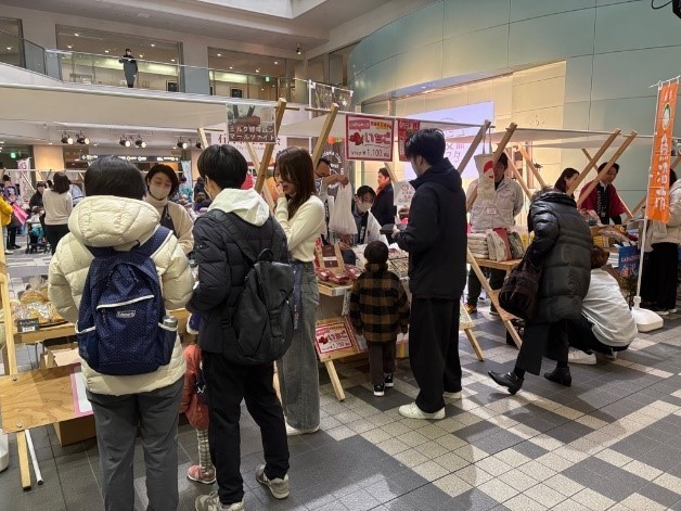 bunkyo_tokyo's tweet photo. 「文京区都市交流フェスタ2026」開催✨

✅文化体験や交流自治体の特産品販売
✅ステージパフォーマンス
✅キッチンカー　　　　　　　など…

区や区の交流都市の魅力を体験できるイベント‼👀
日程：3/6(金)・3/7(土)
※天候等により中止、又は内容を一部変更する場合あり

https://t.co/f4av0qsfh6 https://t.co/TTZ3IbMDM7
