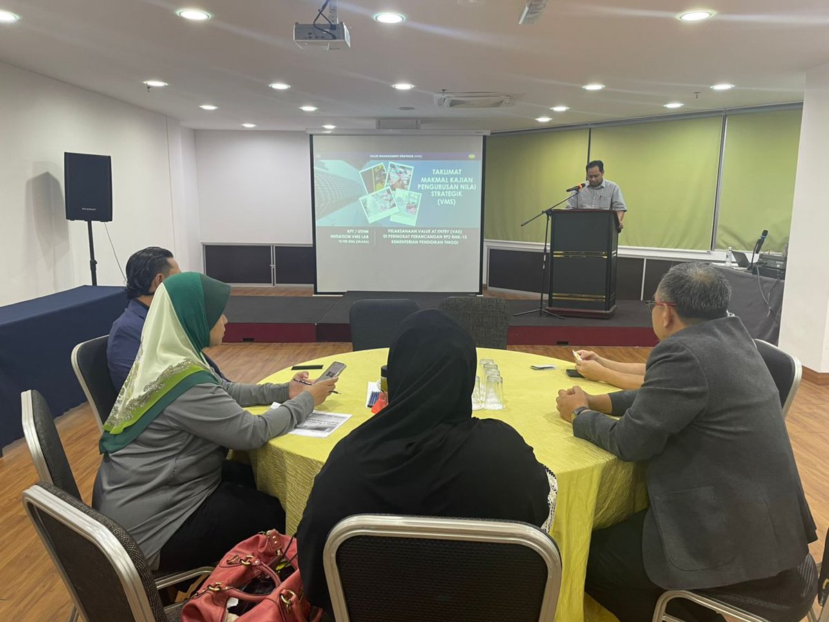 uvm_jkr's tweet photo. 10-13 Februari 2026 Kajian Value Management Strategik (VMS) bagi  projek
@MOHEOfficial
@uthmjohor 
@myfkmpUTHM 
yang dimudahcara oleh pasukan fasilitator

@uvm_jkr

@JKRCPAB

@IPJKR_Official

@RoslanisE

@JkrMaria

@RbSafarina

#IamJKR #KitaJKR #JKRsynergy #JasaKepadaRakyat https://t.co/v27fC61wkd