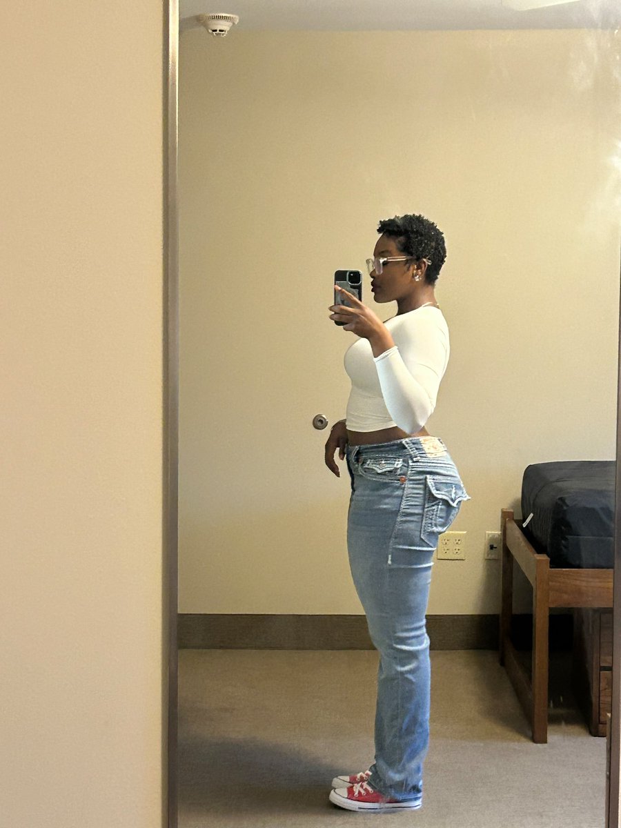 just bloom. 💗👩🏽‍💻