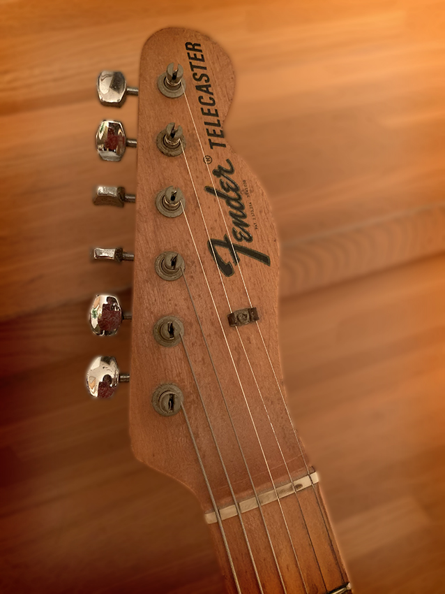 pecobro's tweet image. 赤に青
変わったところで
ペイズリーなんかもある
しかも2色

40年前
はじめて訪れた
オールドギター屋さん

色による価格の差は
ほとんどない

まずは基本色のこれ
ゆくゆくは
なんて悠長なこと
思っていた

訪れてから3年後
選び放題だった
テレキャスの姿はもうなかった

1968年製Fender Telecaster