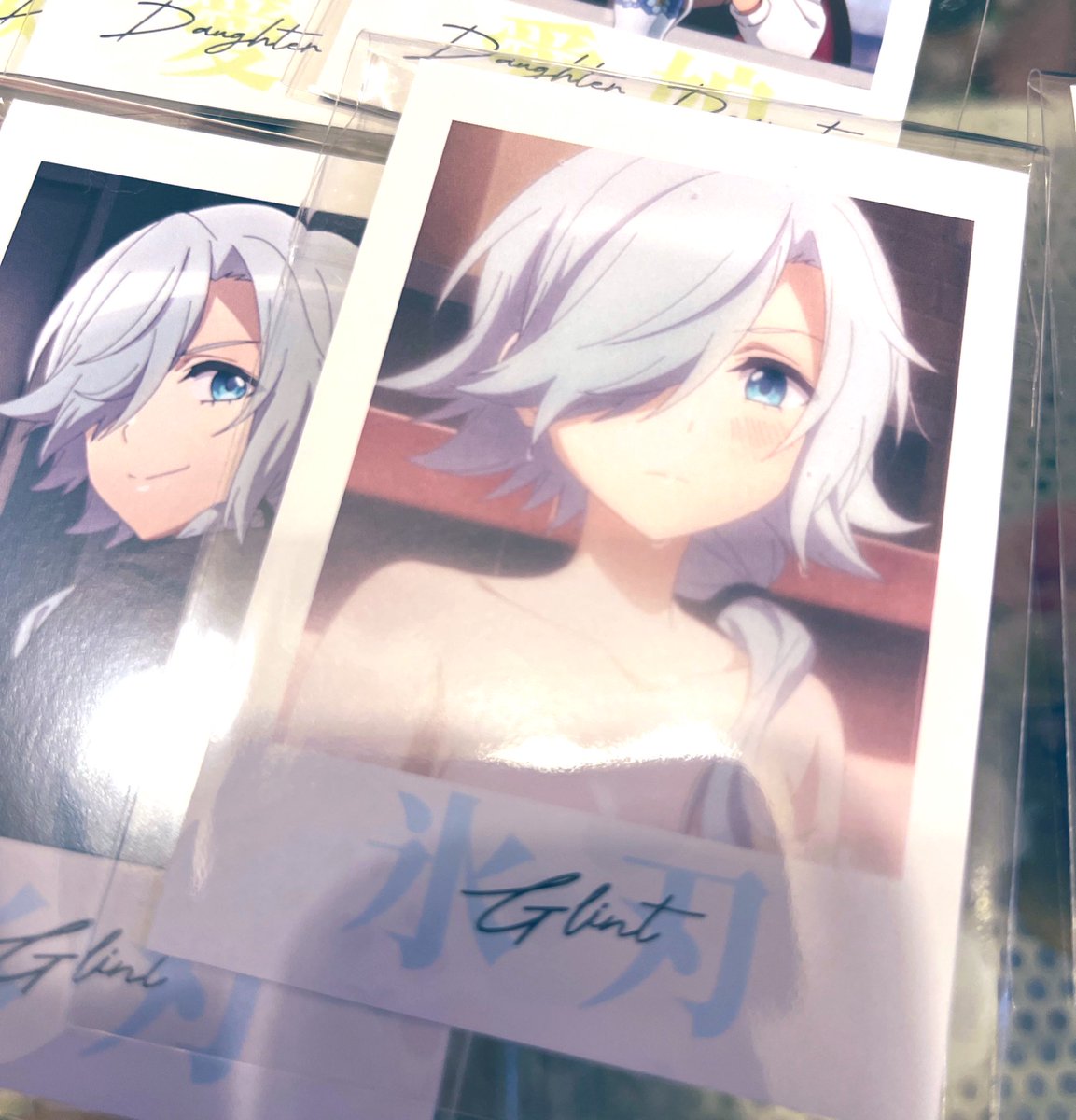 公式様へ 次グッズ出すならチェキがいいです。チェキください。缶バか