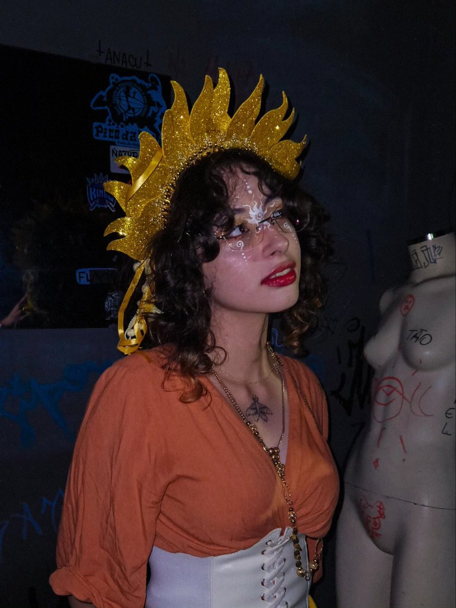 Estou obcecada por essa foto que tiraram de mim no Carnaval boanoite