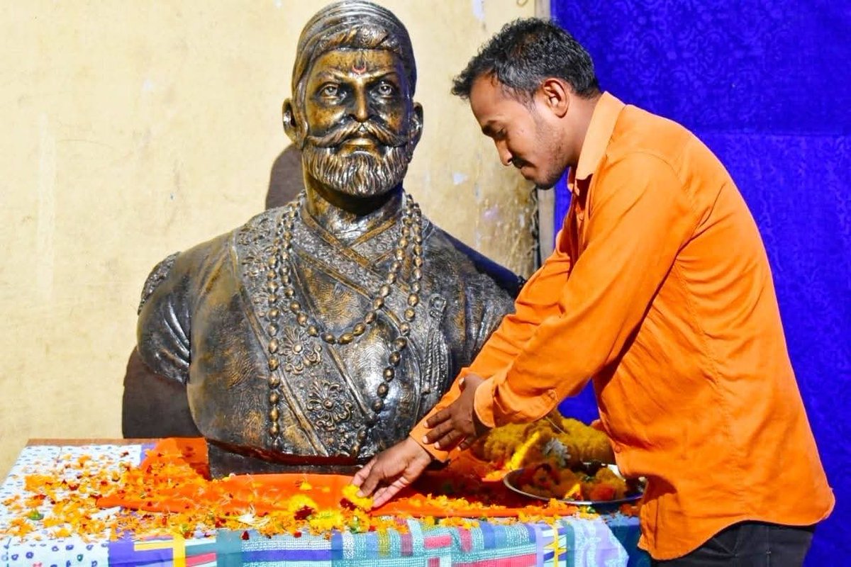 manojzade14's tweet photo. हिंदवी स्वराज्याचे संस्थापक, पराक्रम, धैर्य, शौर्य आणि उत्तम नेतृत्वाचे प्रतीक छत्रपती शिवाजी महाराज
यांच्या जयंतीनिमित्त सर्वांना मनःपूर्वक शुभेच्छा!
#chatrapatishivajimajaraj 
#Shivjayanti https://t.co/es48lBWaHT