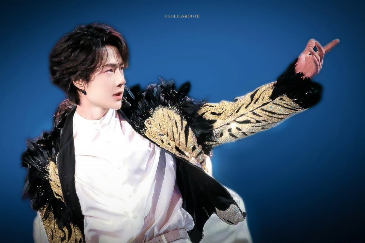 #WangYibo stuns at the 2026 CCTV Spring Festival Gala concert