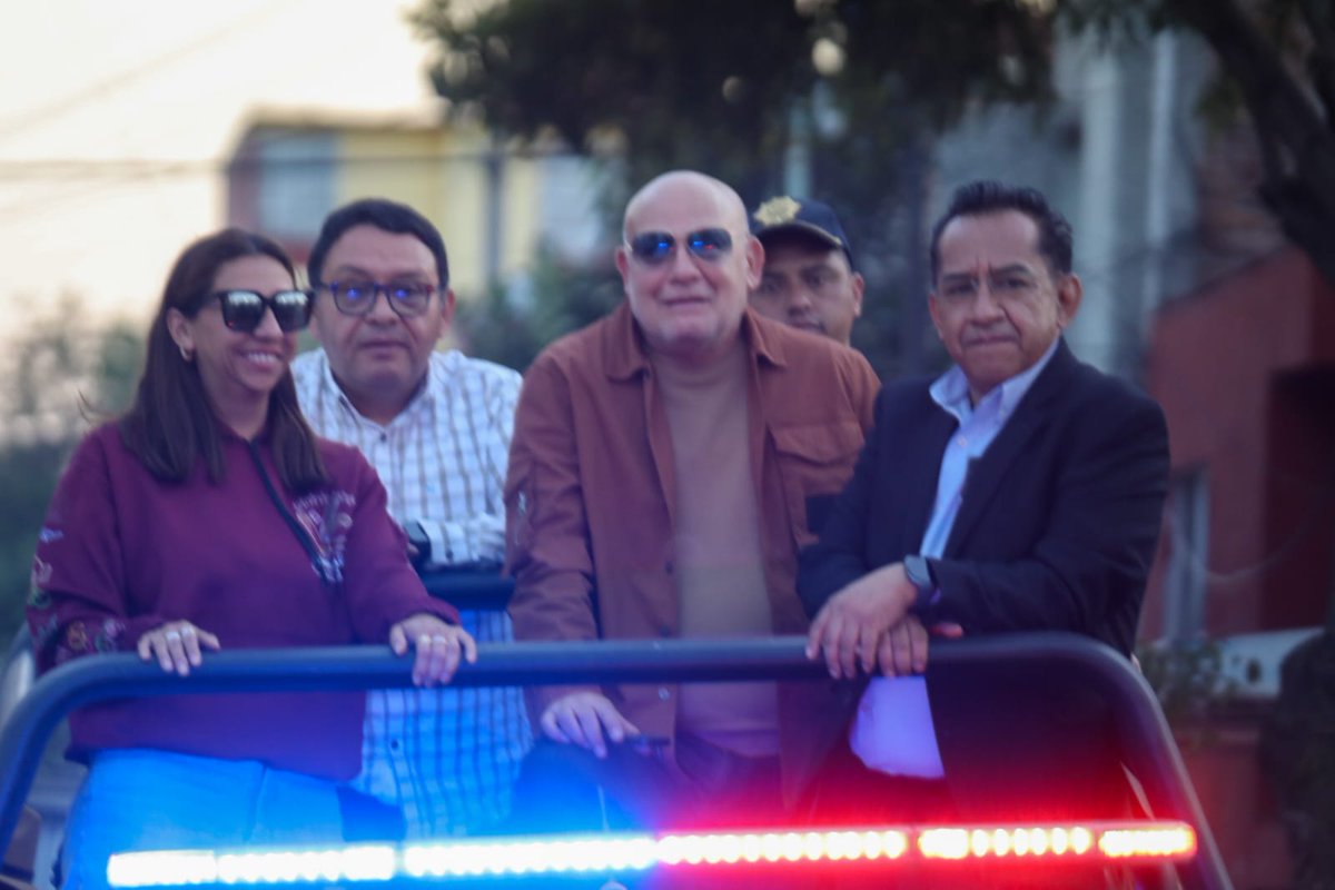 evelyn_parraA's tweet photo. Hoy acudí personalmente al dispositivo de seguridad desplegado en calles de la Territorial Moctezuma VC, en coordinación con la #PolicíaAuxiliar, la #SSC  y nuestro grupo especial de #ComandoVC. Cuando las instituciones trabajamos unidas, los resultados se sienten en cada colonia https://t.co/JaZuDp4iy2