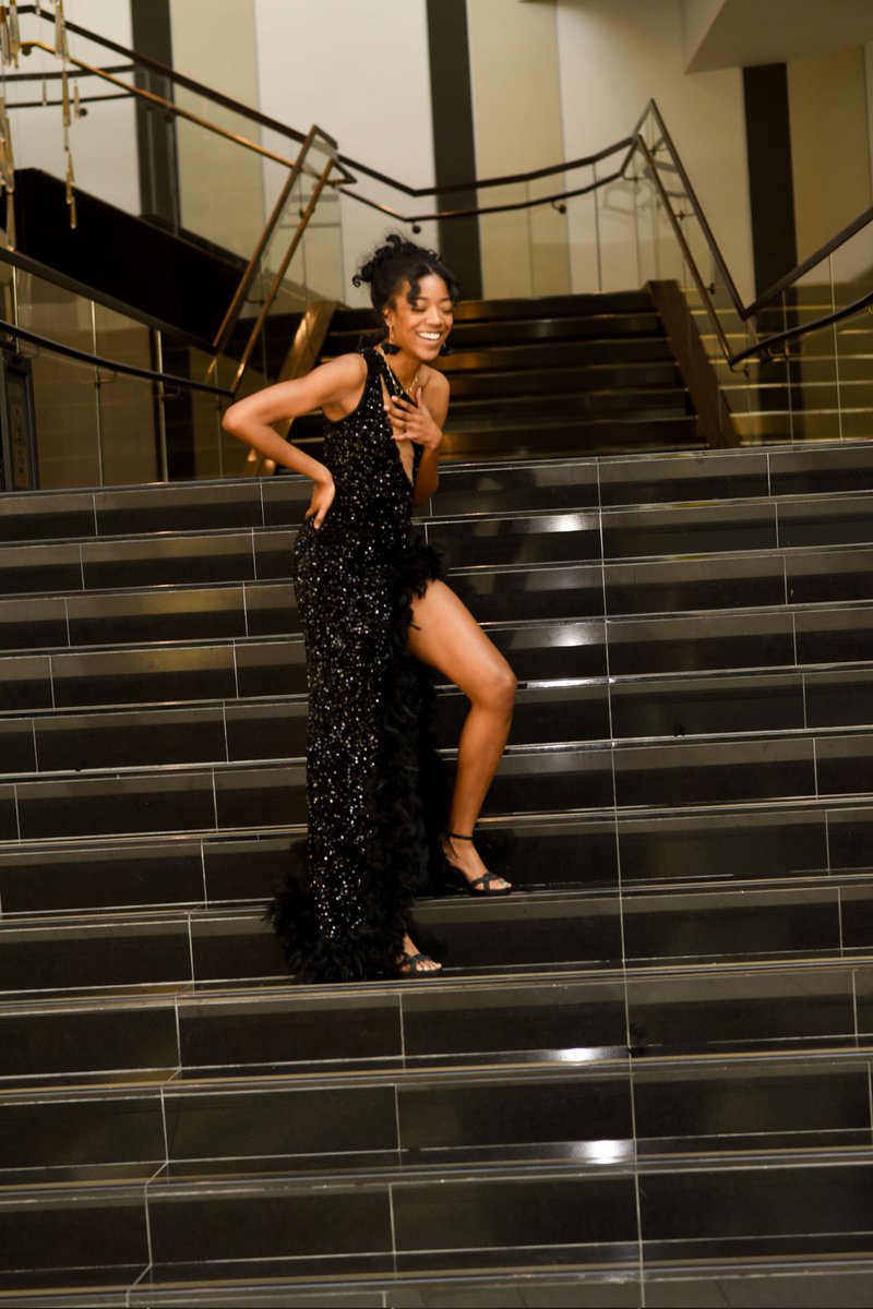 A little glow-up here, a little growth there, a whole lot of gratitude. Get it, sis.✨️✨️✨️

📸: Yours truly