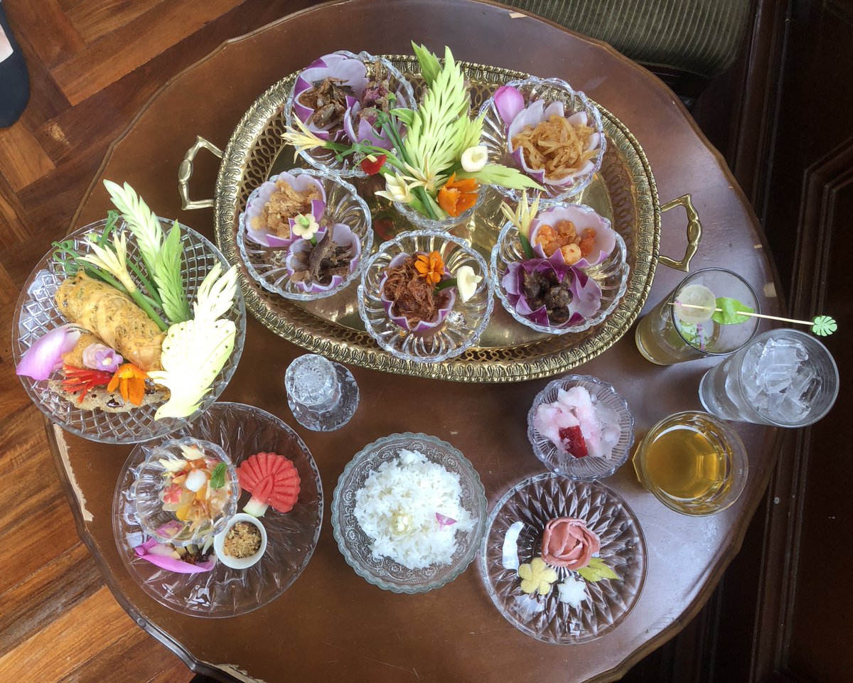 plew seengern / เปลว สีเงิน tweet media