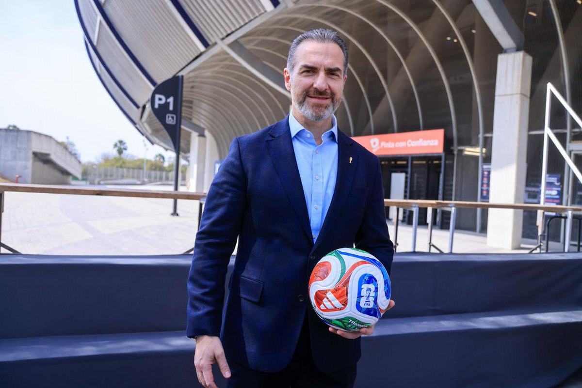 #Local   Fungirá <a href="/AdrianDeLaGarza/">Adrián de la Garza</a> como vicepresidente del Comité Coordinador NL FIFA 2026
#Mundial2026
<a href="/mtygob/">Gobierno Monterrey</a> 

laredpuntocom.mx