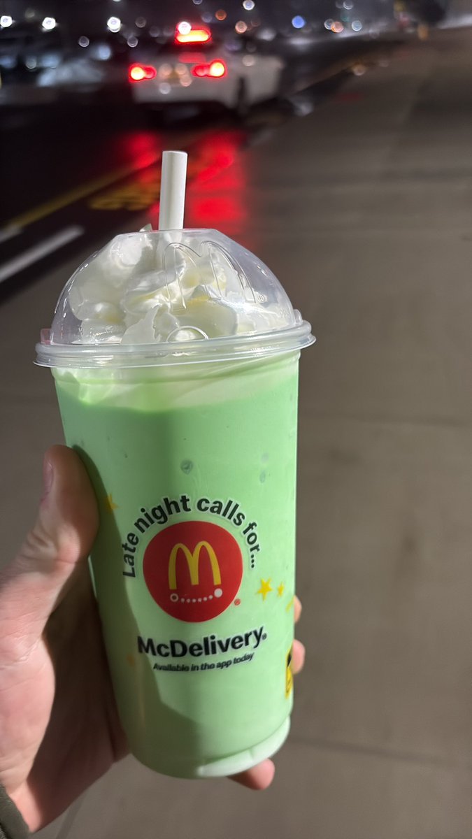 PaulSmythe741's tweet image. I AM THE SHAMGOD
#3 ON THE SEASON
there is a couple screaming at eachother in this parking lot rn #awkward