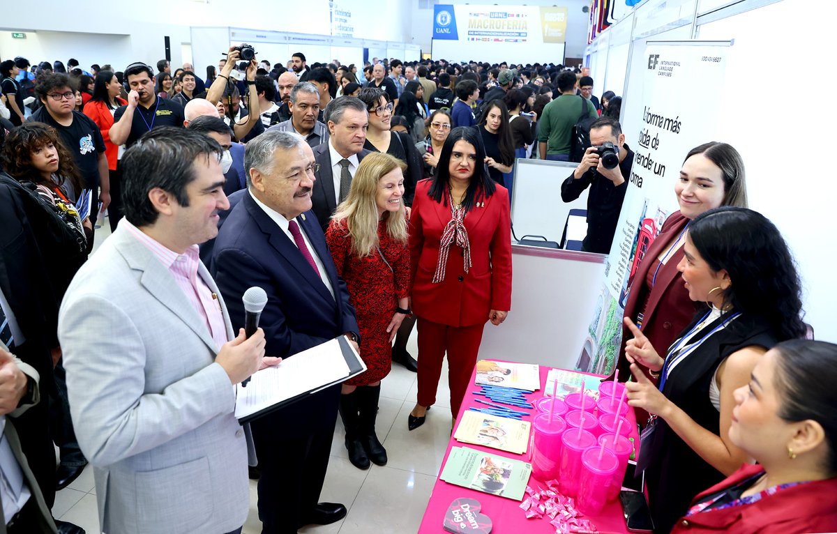 #Local    Vincula <a href="/uanl/">UANL</a>  a estudiantes con instituciones extranjeras
<a href="/DrSantosGuzman/">Dr. Santos Guzmán</a> 

laredpuntocom.mx