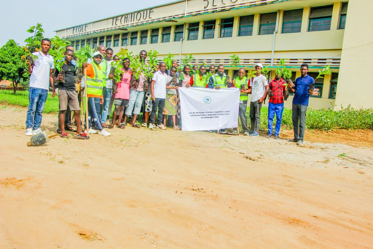 WKeepers77252's tweet image. Preparing future climate ambassadors starts in schools. 🌱
Wildlife Keepers is committed to training young pupils through tree planting, empowering them with knowledge, responsibility, and action for a sustainable future.
#ClimateAmbassadors #WildlifeKeepers #TreePlanting #SDG13