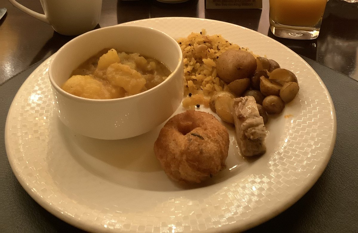 CurtisSChin's tweet photo. Good morning, #Mumbai! #IndianBreakfast kicks off Day 3 of the inaugural #GEC2026 Global Economic Cooperation Conference. Day 2 included a terrific conversation on stage with Minister @PiyushGoyal & Dr. @vijai63 “throwing light on … successful trade deals & how leadership of PM Modiji has navigated the country in these uncertain times”