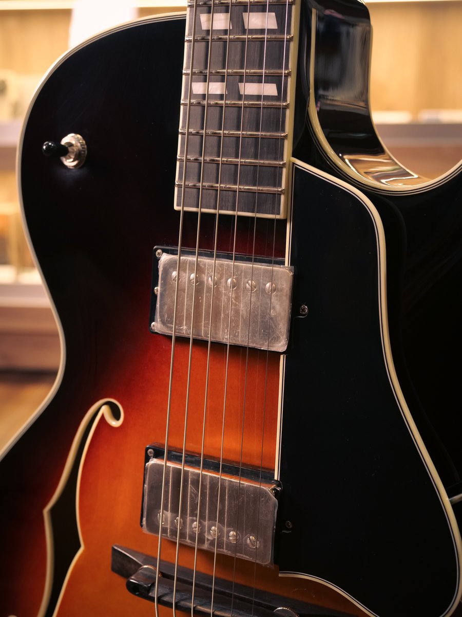 福岡店】Eastman:AR372CE Sunburst 本器は、EASTMANの正統派16インチ