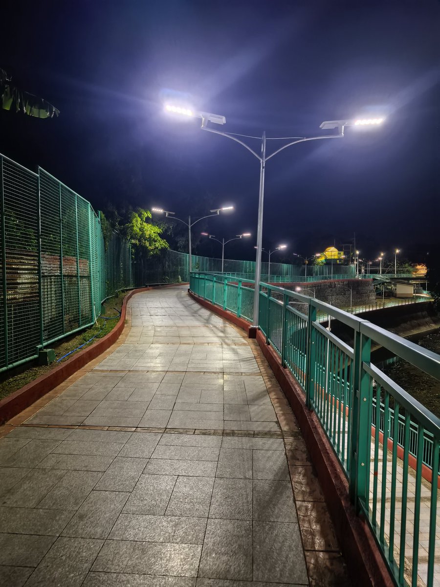 johnpatric91822's tweet photo. Tapos n ang maliligayang gabi ng mga trippers ng #dasma.. Inilawan n kc makasalanang daan pa pnta sa langit ng kaligayahan😂
#alterdasma #altercavite #alterbayan #alterbagets #alterkadiwa https://t.co/3poAhLROyT