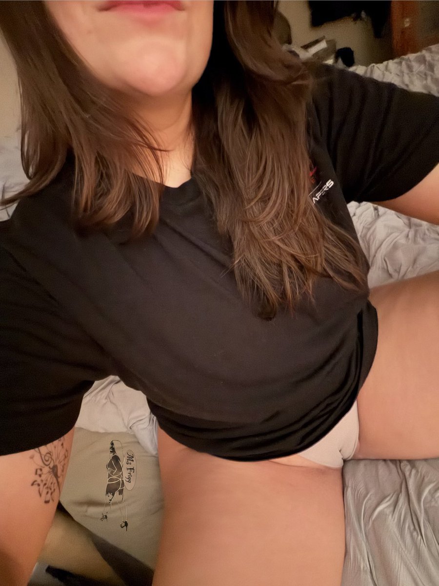 MsFrigg's tweet image. Wet Wednesday needs some love too…and she is soaked and needy, ready for you to come to bed!

#MILF #hotwife #MsFrigg #nsfwtwt