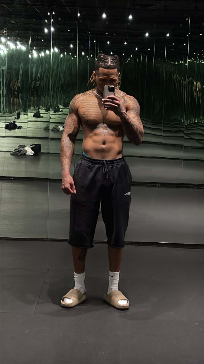 DenoTatted tweet media