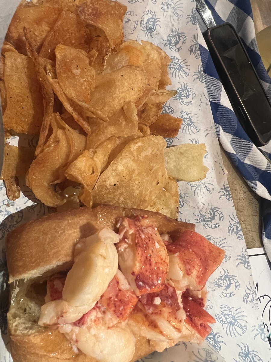 SidSpots's tweet photo. Shrimp Po Boy, Lobster Roll, Gumbo &amp; Cheesy Pasta @ Peacemaker Lobster &amp; Crab. #SidSpots #StLouis #seafood https://t.co/OUJuejAbAw