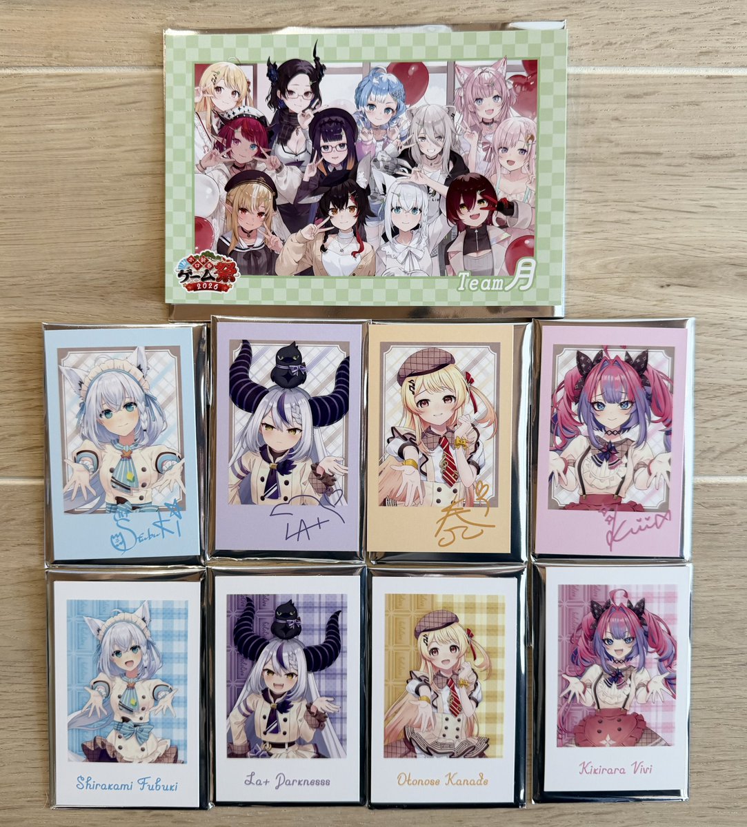 だいぶ運が良かった😁 チェキは8枚購入でコンプセットに なるんだね