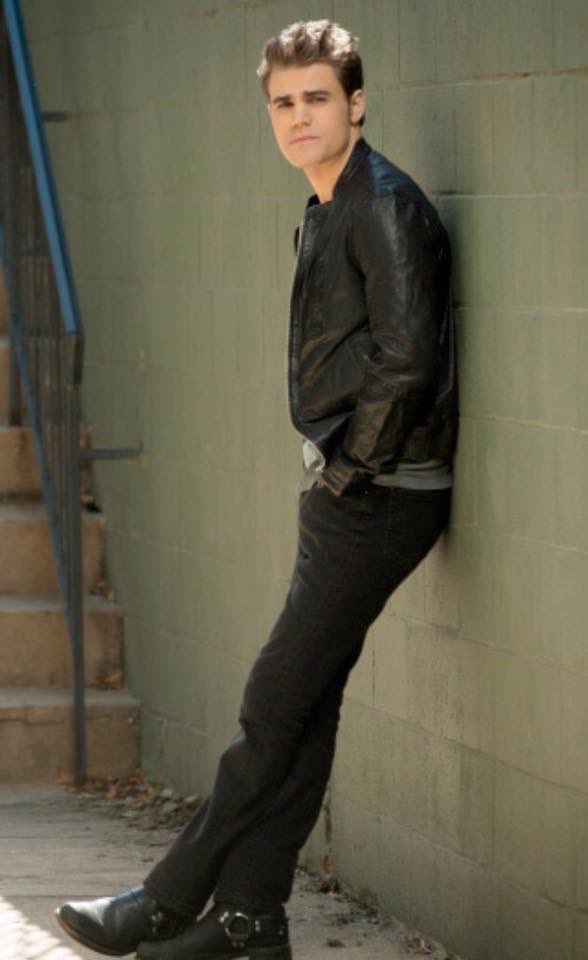 Happy #WesleyWednesday everyone! Hope you are having a fantastic week!! We are halfway thru the workweek… 🙌🏻 Hope y’all have a good one! #PaulPic #PaulWesley #PWCSquad