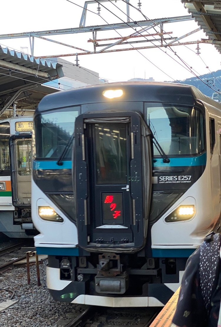 _asahi_29's tweet photo. @27channel 前から見るとこんな感じです🚃✨ https://t.co/zqiYOFHNg0