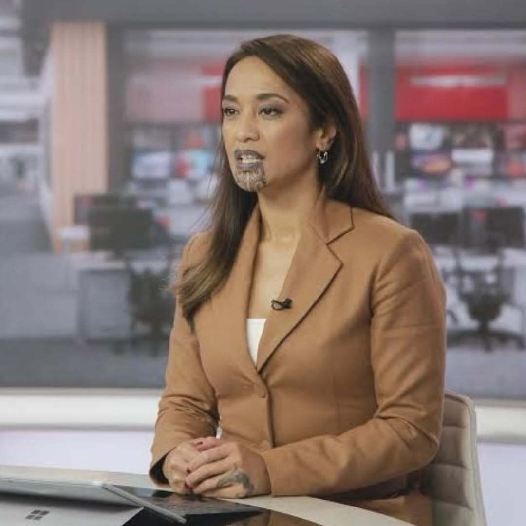 Back when New Zealand’s news prime-time anchor Oriini Kaipara had a traditional face tattoo to honor her mãori heritage